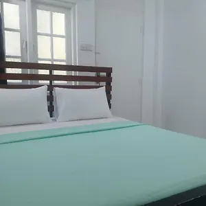 Shady Transit Hostel Katunayaka